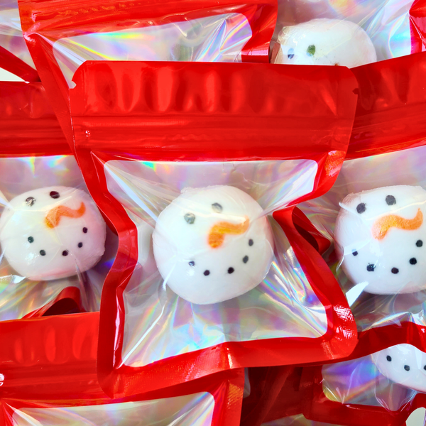 Handmade Christmas Bath Bombs: Peppermint Snowman Stocking Stuffers